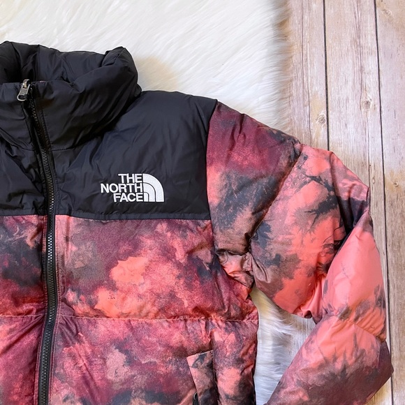 The North Face Women’s Nuptse Printed Down Jacket In Coral Sunrise Ice Dye Print - Picture 3 of 10